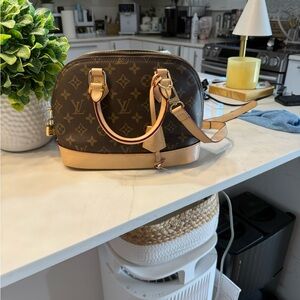 Louis Vuitton Monogram Canvas Crossbody Bag